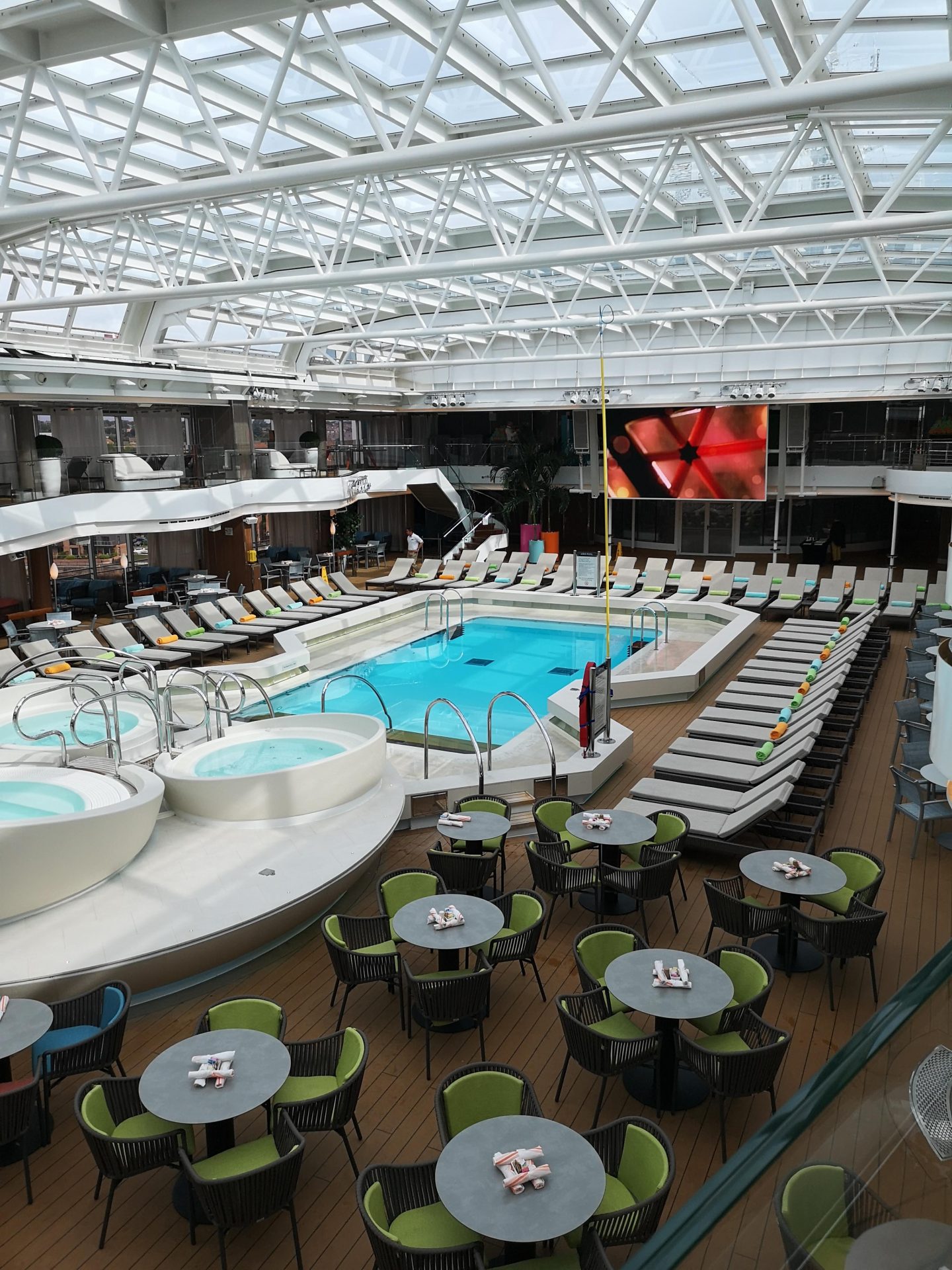 Nieuw Statendam main pool
